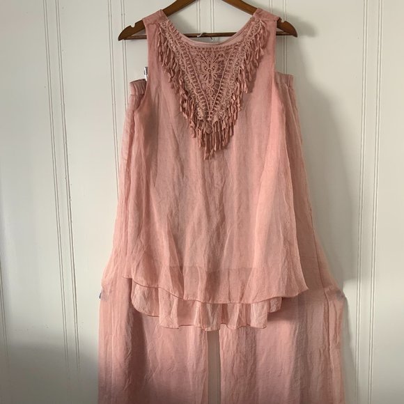 The Pyramid Collection Other - THE PYRAMID COLLECTION 2 pcs pant blouse pink  M /L